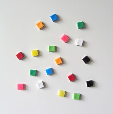 Vrolijke vierkante neodymium magneetjes - set van 18 stuks